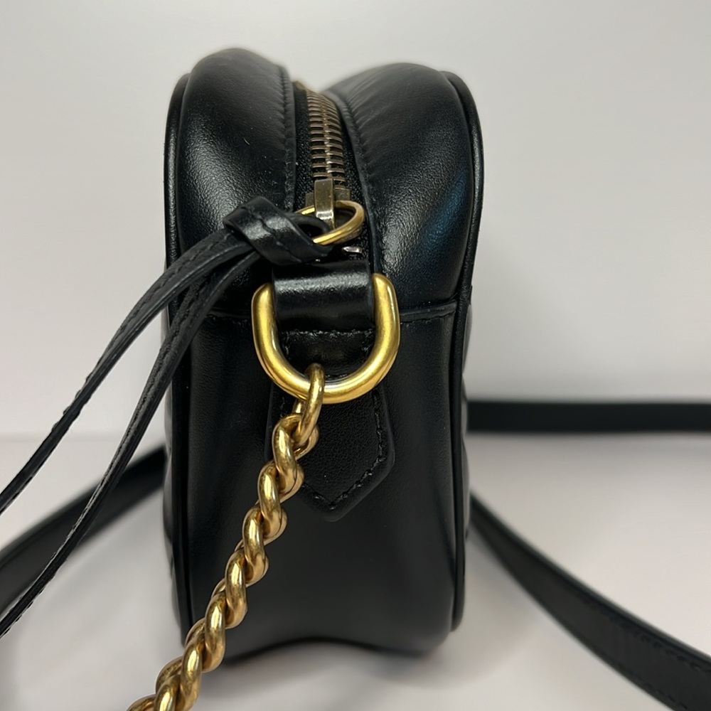 Gucci Mini Marmont Black with gold hardware - Picture 4 of 16